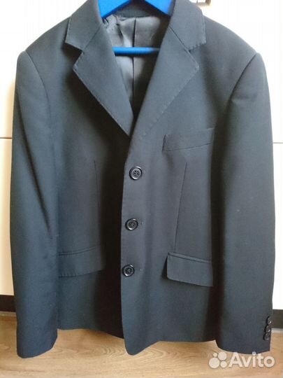 Пиджак, брюки, жилет и рубашки р.140
