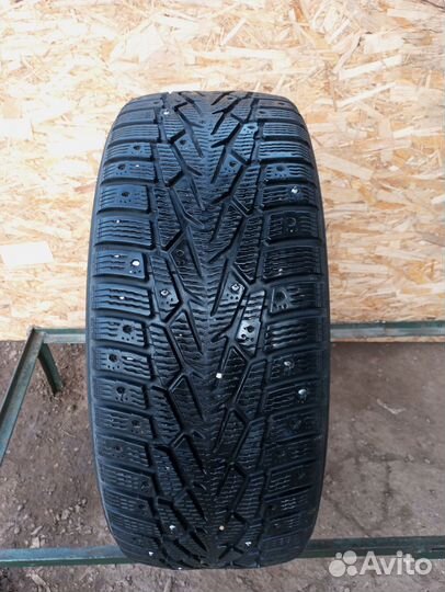 Nokian Tyres Hakkapeliitta 7 215/55 R16