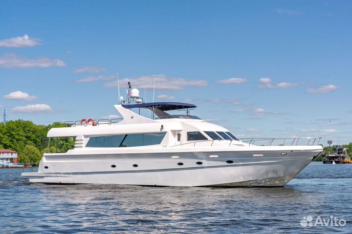 Аренда яхты Москва 26 метров