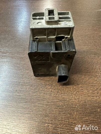 Замок Renault Megane 2 седан K4M 2007