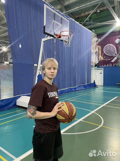 Тренер по баскетболу