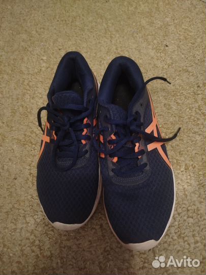 Кроссовки спортивные женские