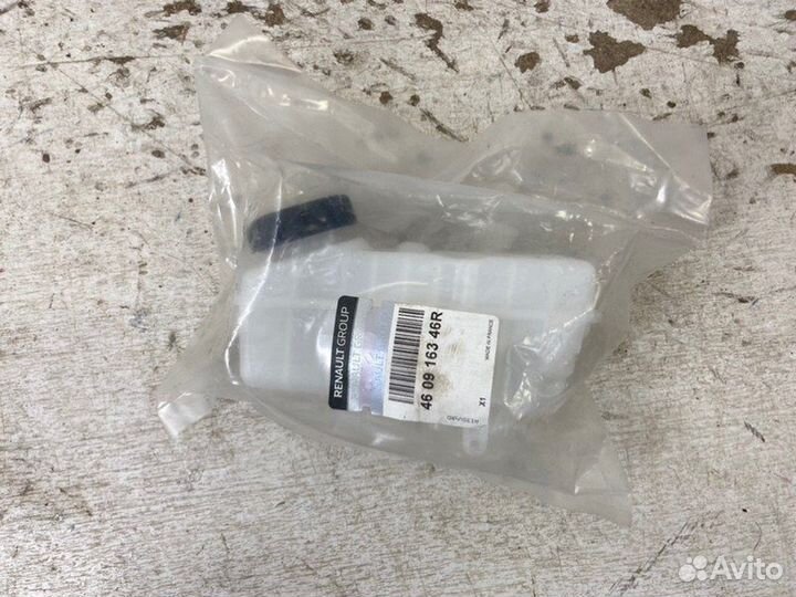 Бачок для тормозной жидкости Renault Duster 2010