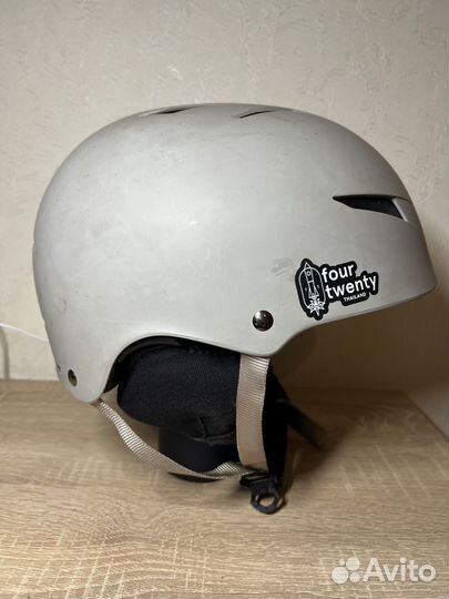 Горнолыжный шлем