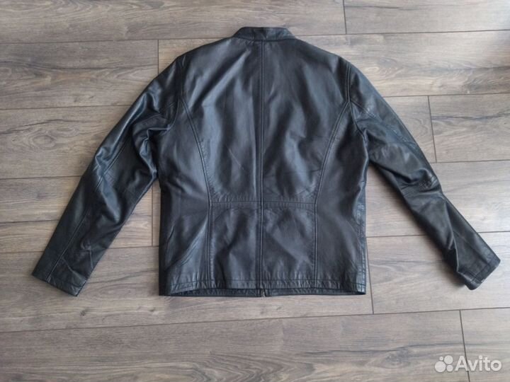 Новая Кожаная куртка короткая р 50
