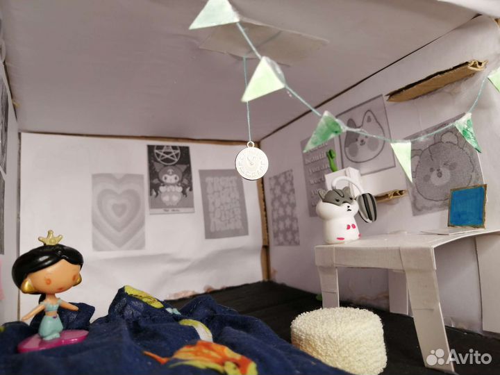 Кукольный домик с мебелью