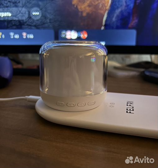 Колонка ночник с беспроводной зарядкой