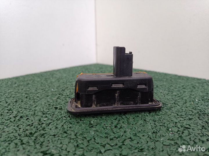 Кнопка открытия багажника Renault Fluence K4M838