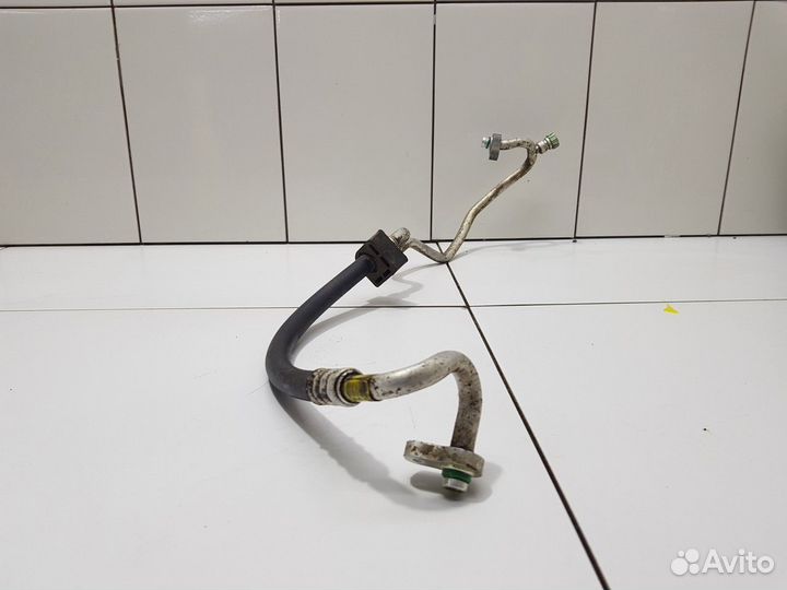 Трубка кондиционера (Hyundai Santa Fe II)