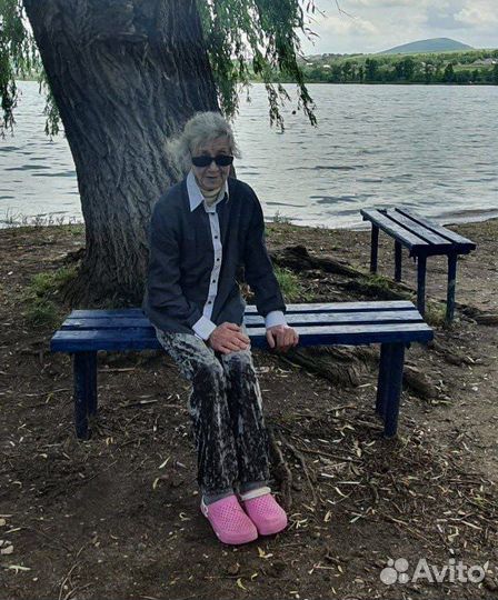 Сиделка медсестра для пожилого человека