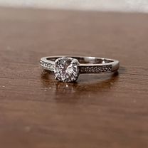 Кольцо с фианитами