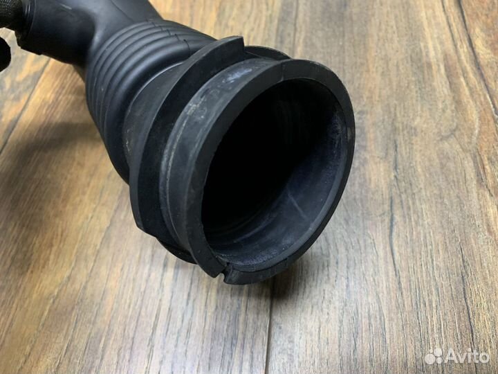Toyota Corolla E15 Патрубок воздушного фильтра