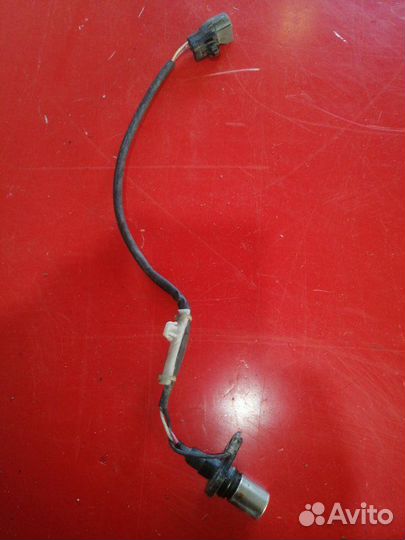 Датчик положения коленвала Toyota Corolla