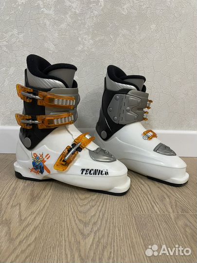 Детские горнолыжные ботинки