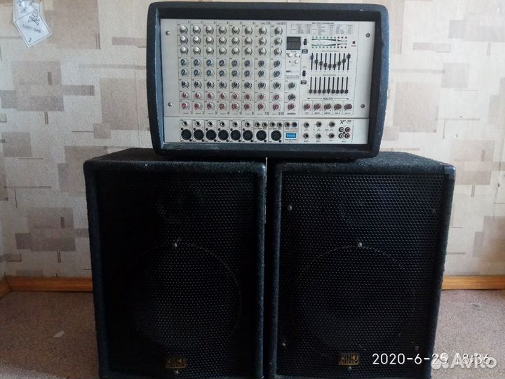Микшерный пульт и 2 колонки
