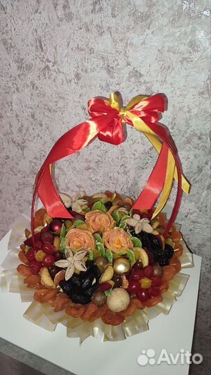 Букеты из сухофруктов и орехов