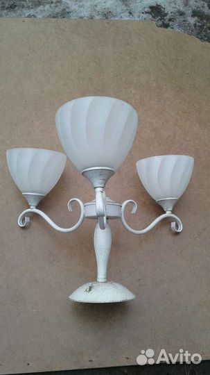 Люстры и настольные лампы