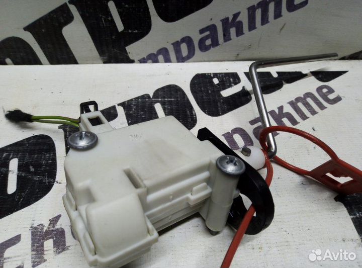 Активатор замка бензобака Audi A4 B7 BWE