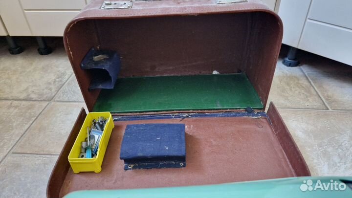 Швейная машина 