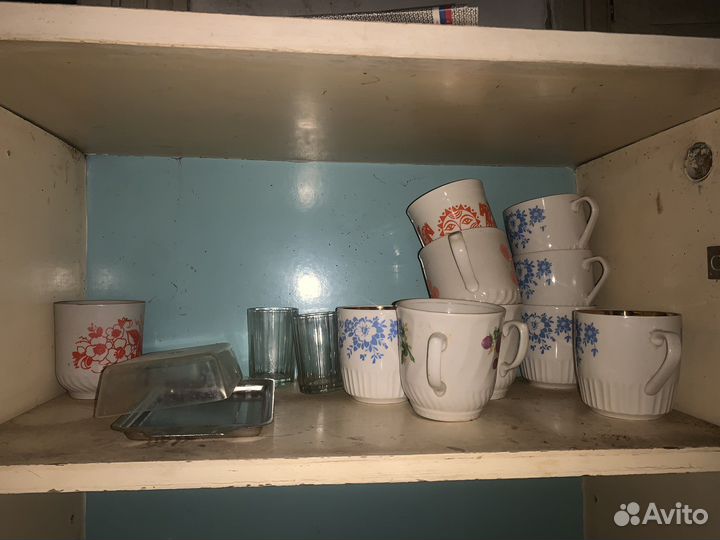 Посуда, кухонная утварь, шкафчики