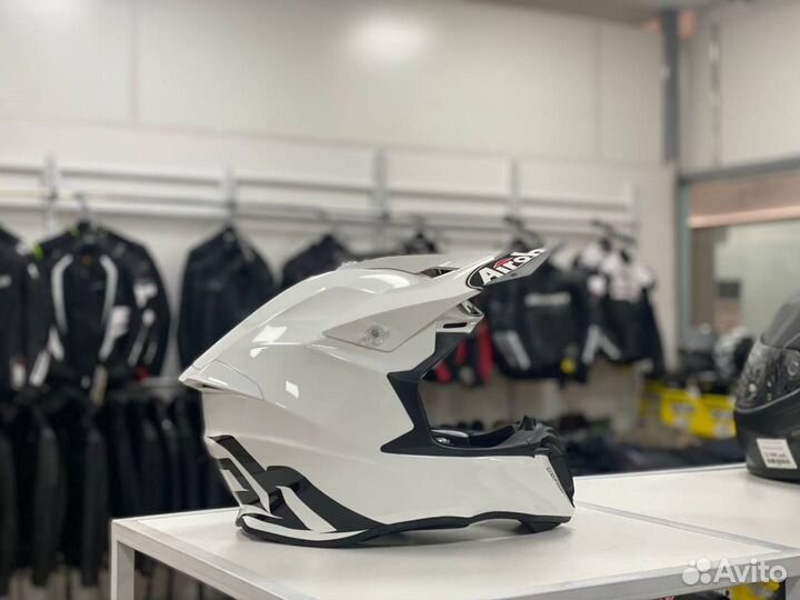 Мотошлем airoh twist 2.0 color white