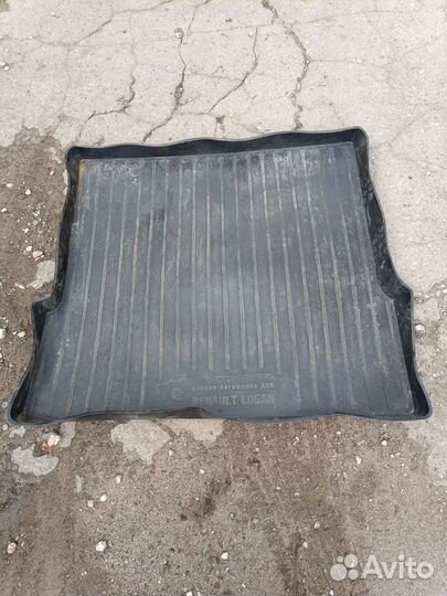 Коврик багажника на Рено Логан