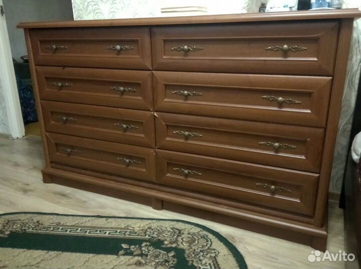 Шкаф платяной