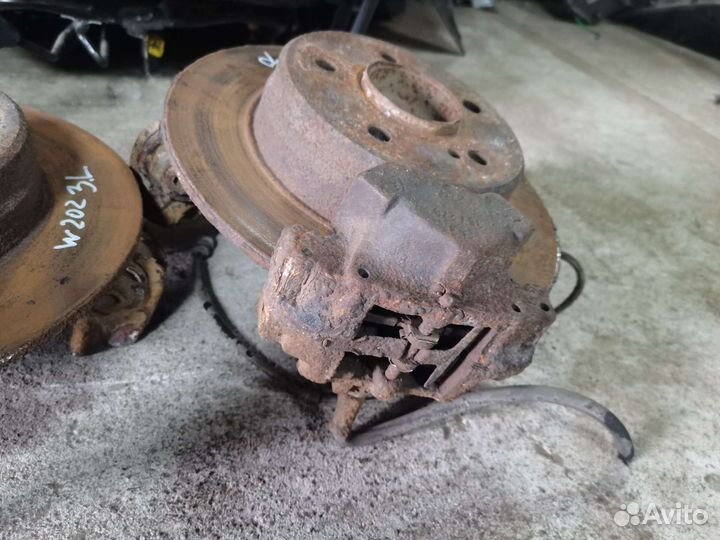 Задние кулаки Mercedes w202