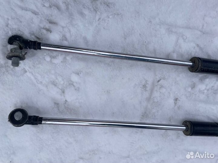 Амортизаторы двери багажника Nissan AD 1996 Y10