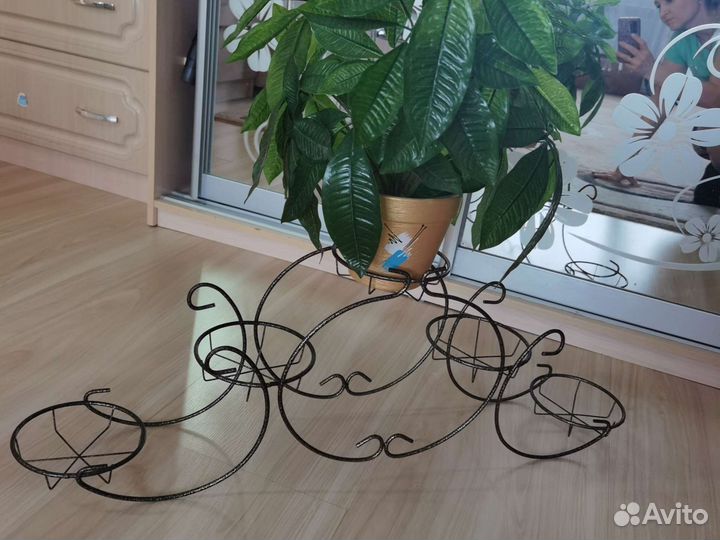 Подставка под цветы