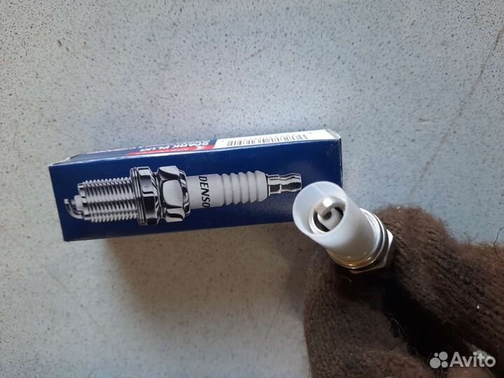 Свеча зажигания Denso XU22EPR-U 