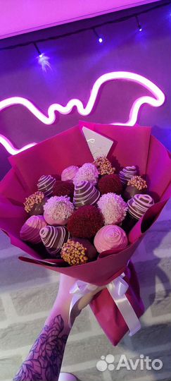 Клубничные букеты в шоколаде доставка