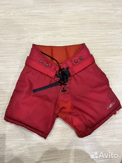 Вратарская хоккейная форма