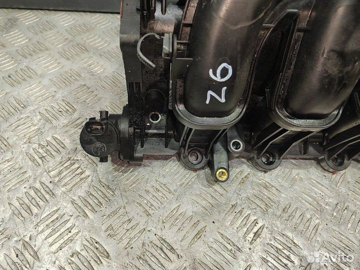 Впускной коллектор Mazda 3 Z6