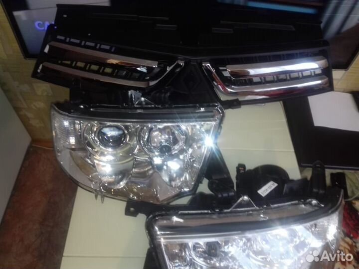 Mitsubishi pajero sport 2 фара правая левая