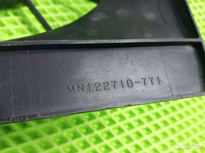 Диффузор вентилятора Toyota Avensis 2