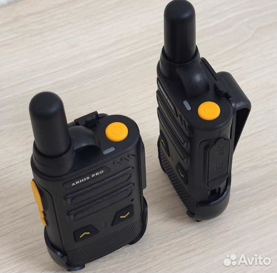 Рация с гарнитурой на строительный объект