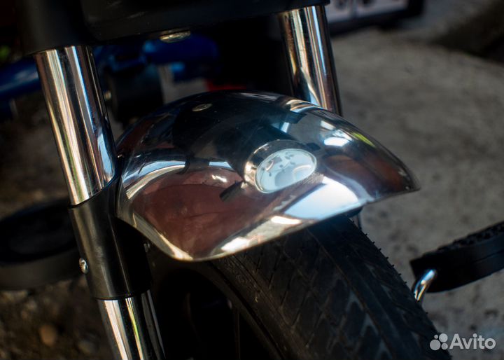 Трёхколёсный велосипед-коляска с ручкой