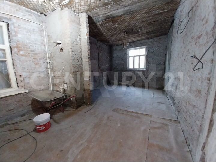 4-к. квартира, 72 м², 1/1 эт.