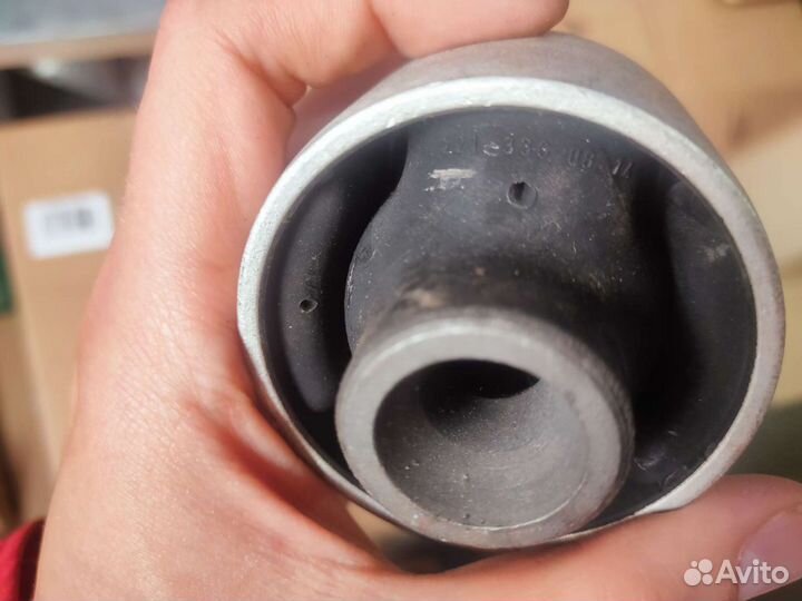 Сайлентблоки переднего рычага нижние w221 w216