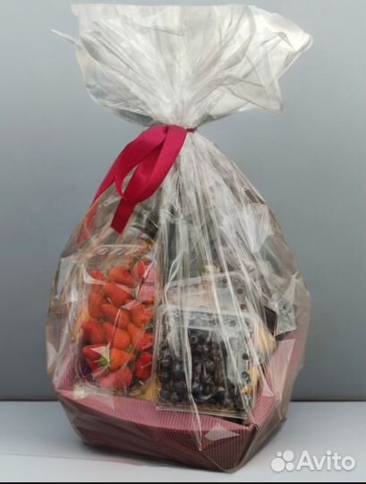 Корзина с экзотикой и ягодой, Экзотический набор