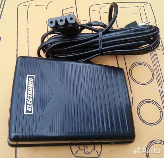 Педаль на оверлок merrylock