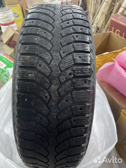 Bridgestone Blizzak Spike-01 225/65 R17 106T