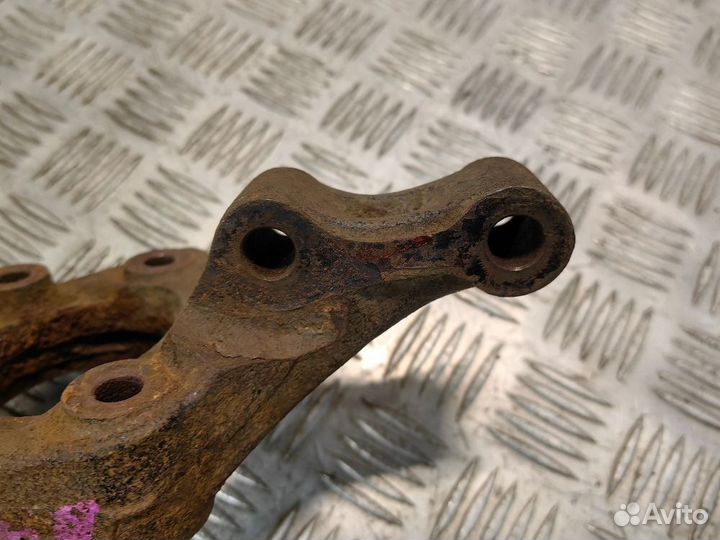 Кулак задний правый Chevrolet Lacetti