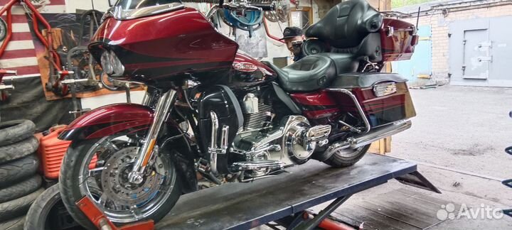 Продается Harley Davidson road glide 2011