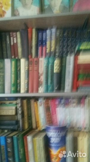 Художественные книги в ассортименте