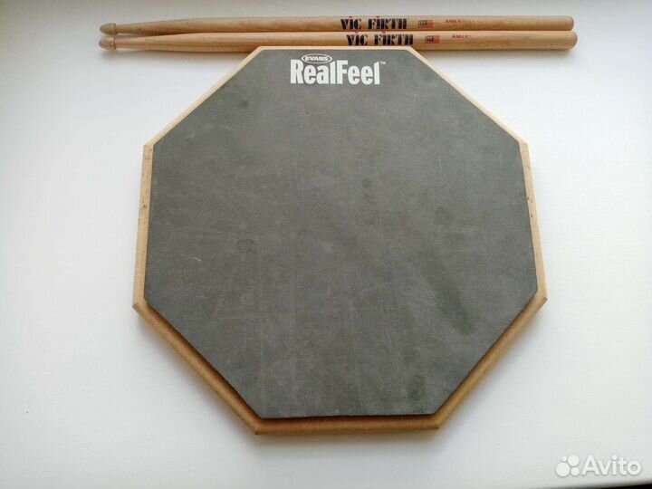 Пэд Evans Real Feel + барабанные палочки vic firth