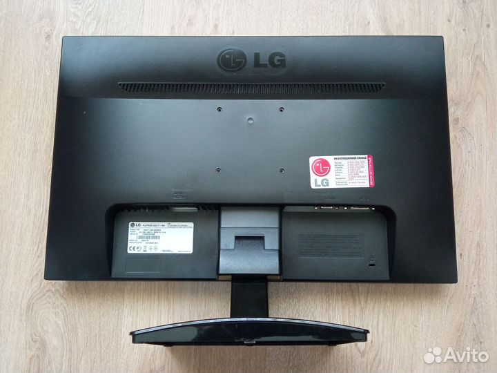 Монитор LG Flatron E2241T-BN