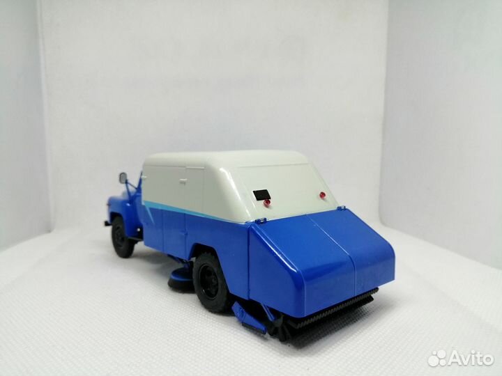 Модель газ-53(пу-53)«Подметально-уборочная машина»