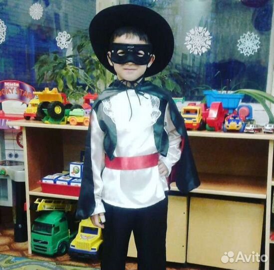 Новогодний костюм для мальчика zorro
